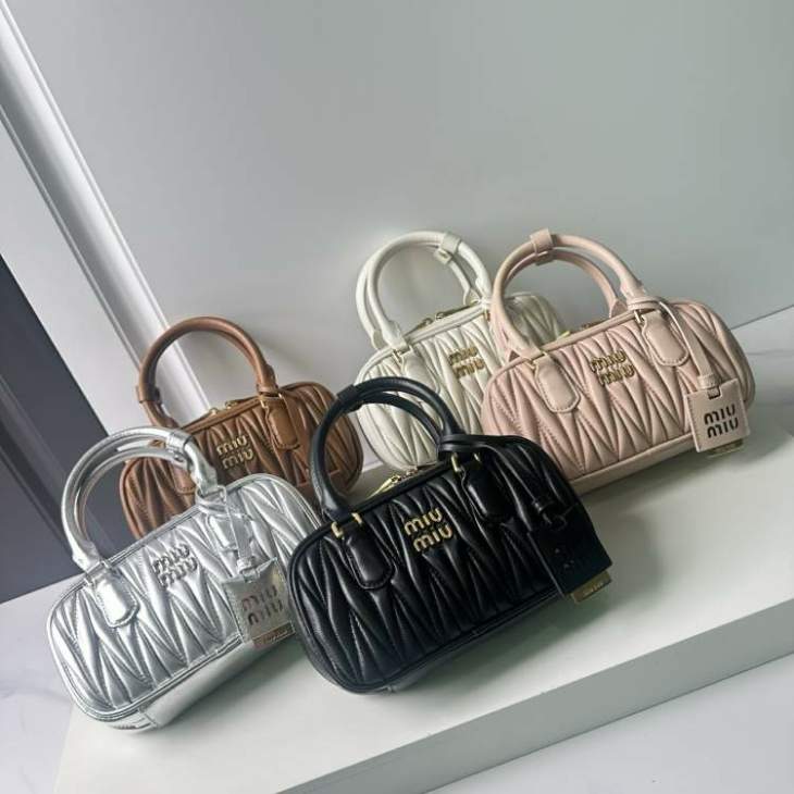Picture of Miu Miu Handbags _SKUfw187249387fw